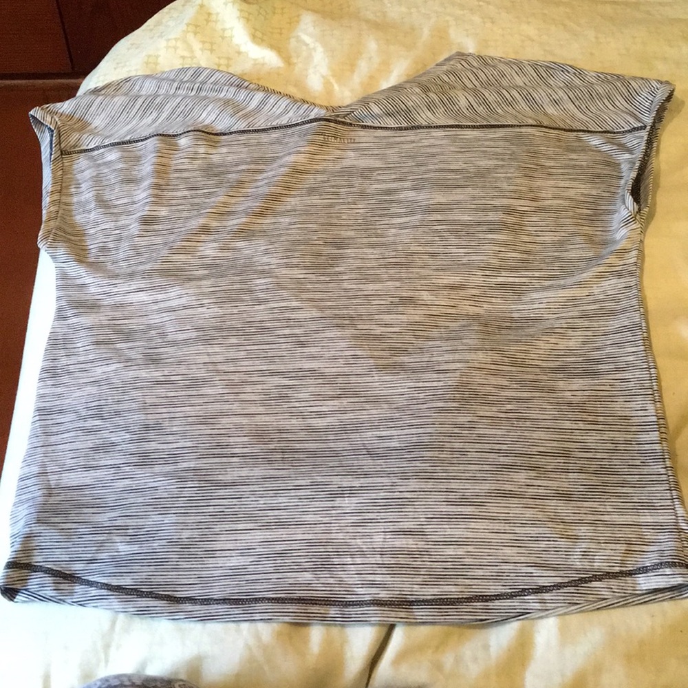 Adidas Cropped Shirt (Kids) - Picture 4 of 4